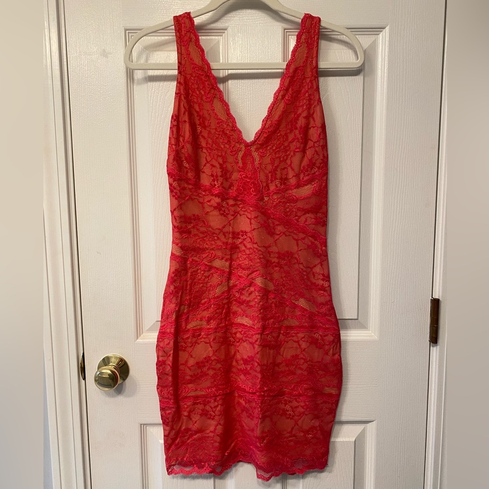 Bebe. Hot Pink ๐ Double Lined. Side Zipper. Size Small. - Picture 5 of 11